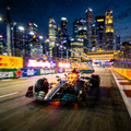 F1新加坡夜赛 - 滨海湾街道璀璨夜景与飞驰的赛车